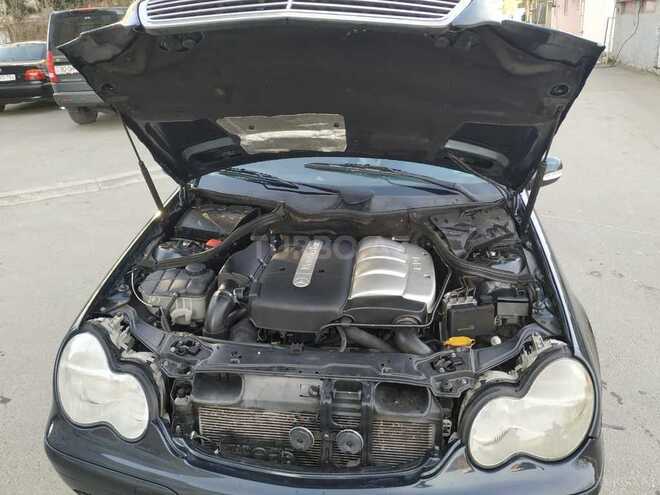 Mercedes C 220 2002, 354,000 km - 2.2 l - Bakı