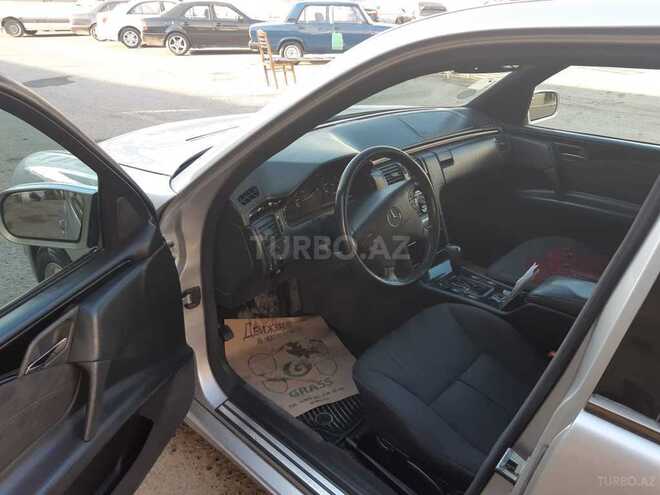 Mercedes E 280 2000, 181,000 km - 2.8 l - Gəncə