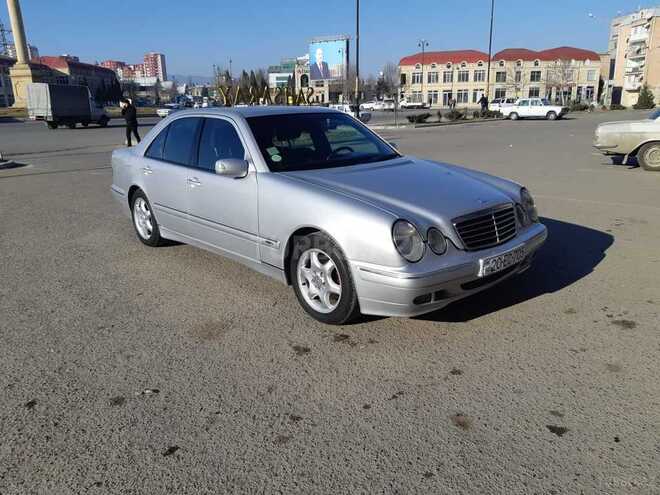 Mercedes E 280 2000, 181,000 km - 2.8 l - Gəncə