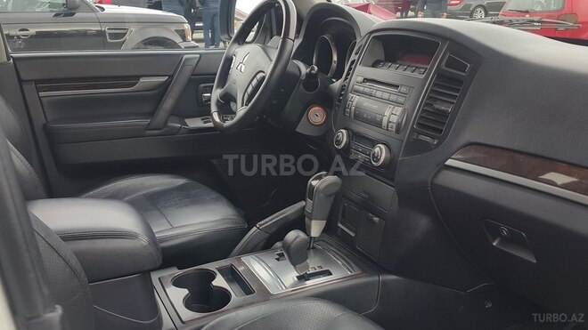 Mitsubishi Pajero 2011, 127,000 km - 3.5 l - Bakı