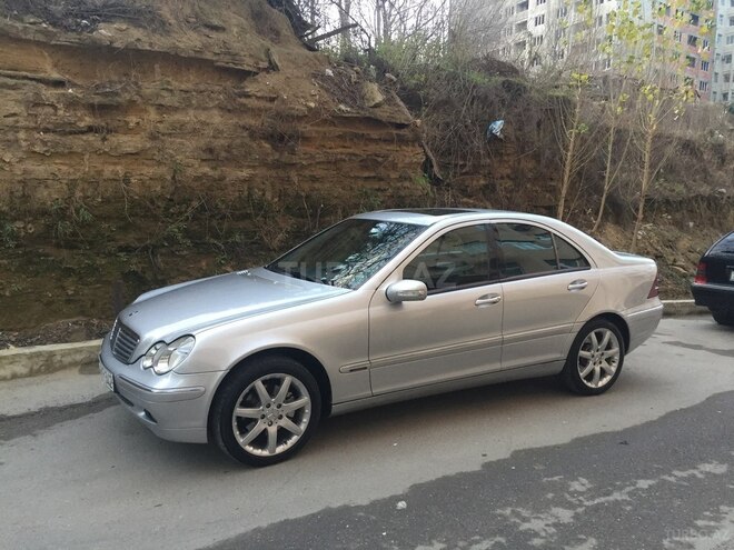 Mercedes C 320 2000, 338,000 km - 3.2 l - Bakı
