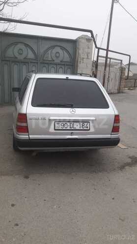 Mercedes E 200 1992, 330,359 km - 2.0 l - Bakı