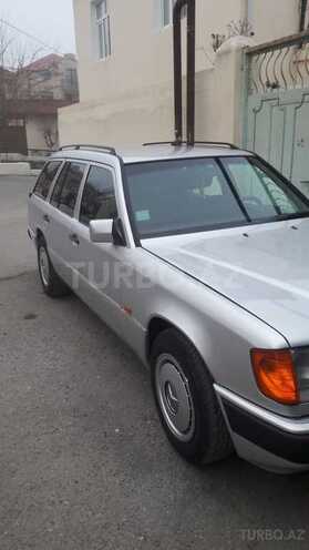 Mercedes E 200 1992, 330,359 km - 2.0 l - Bakı