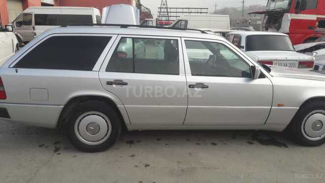 Mercedes E 200 1992, 330,359 km - 2.0 l - Bakı