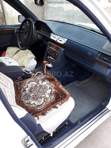 Mercedes E 230 1991, 299,290 km - 2.3 l - Bakı