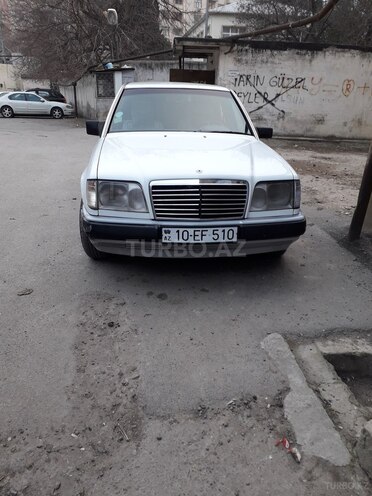 Mercedes E 230 1991, 299,290 km - 2.3 l - Bakı