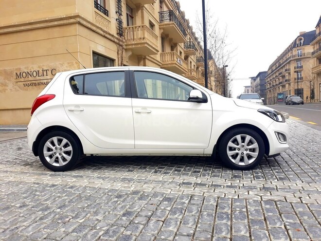 Hyundai i20 2012, 67,500 km - 1.4 l - Bakı