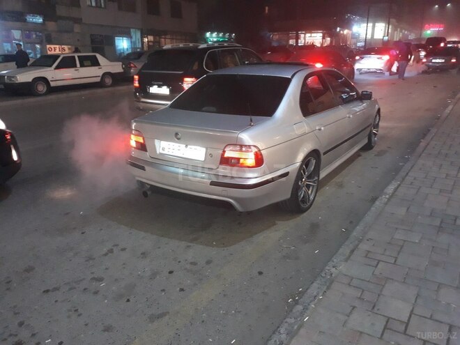 BMW 528 2000, 268,743 km - 2.8 l - Bakı