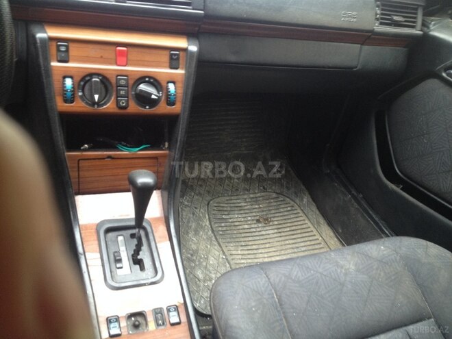 Mercedes E 280 1993, 400,455 km - 0.3 л - Bakı