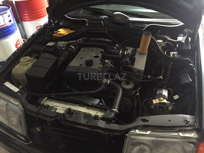 Mercedes E 200 1993, 279,900 km - 2.0 л - Bakı