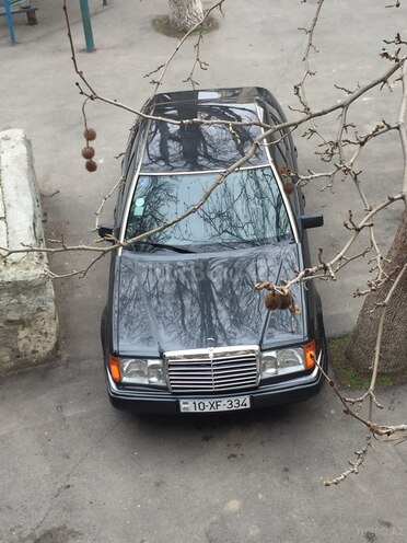 Mercedes E 200 1993, 279,900 km - 2.0 л - Bakı