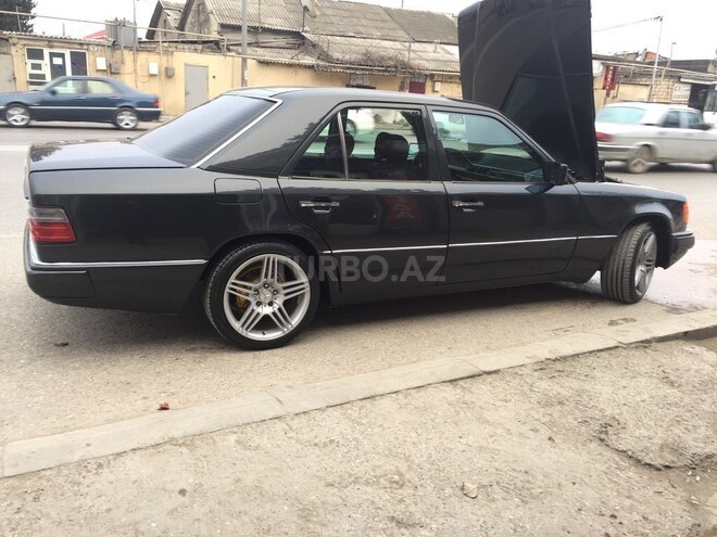 Mercedes E 200 1993, 279,900 km - 2.0 л - Bakı