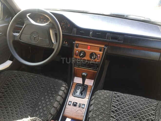 Mercedes E 200 1993, 279,900 km - 2.0 л - Bakı