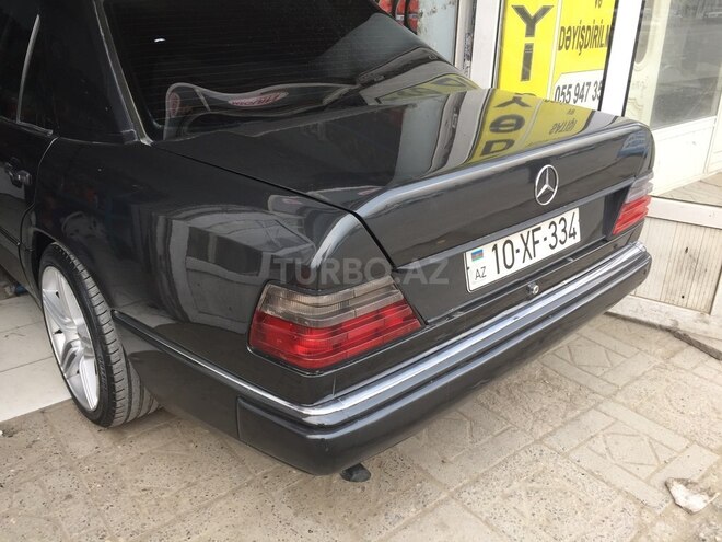 Mercedes E 200 1993, 279,900 km - 2.0 л - Bakı