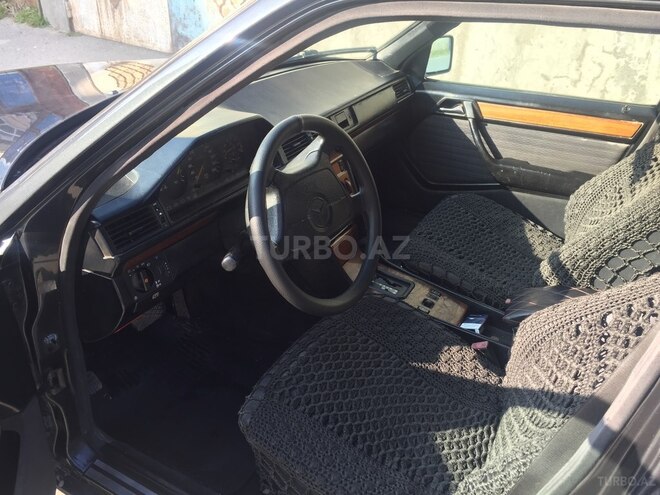 Mercedes E 200 1993, 279,900 km - 2.0 л - Bakı