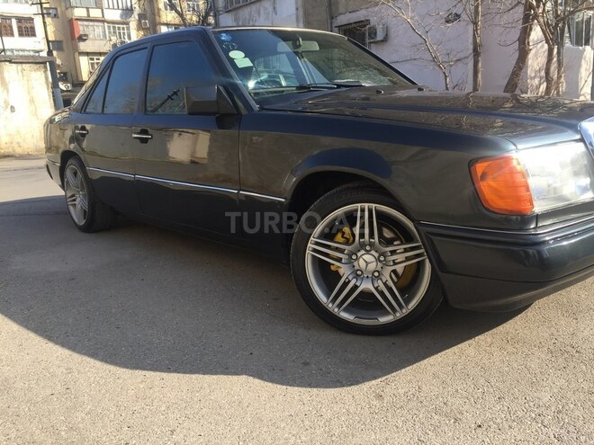 Mercedes E 200 1993, 279,900 km - 2.0 л - Bakı