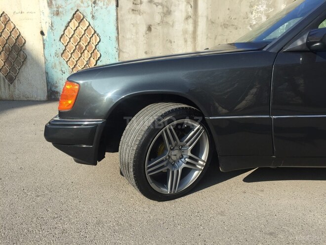 Mercedes E 200 1993, 279,900 km - 2.0 л - Bakı