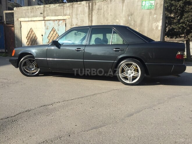Mercedes E 200 1993, 279,900 km - 2.0 л - Bakı