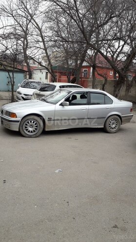 BMW 318 1994, 295,000 km - 1.5 l - Bakı