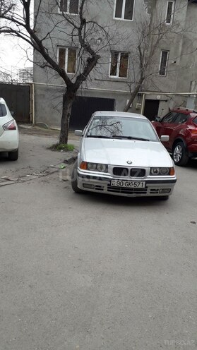 BMW 318 1994, 295,000 km - 1.5 l - Bakı