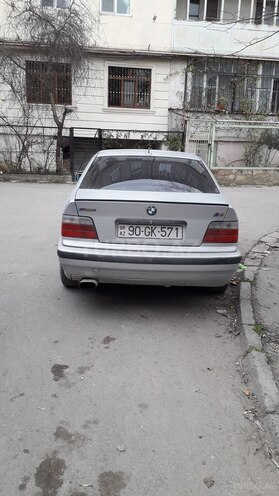 BMW 318 1994, 295,000 km - 1.5 l - Bakı