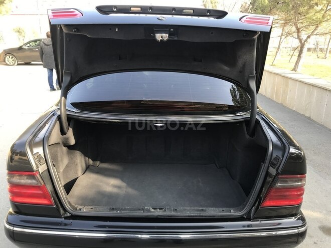Mercedes E 280 2000, 299,000 km - 2.8 l - Bakı