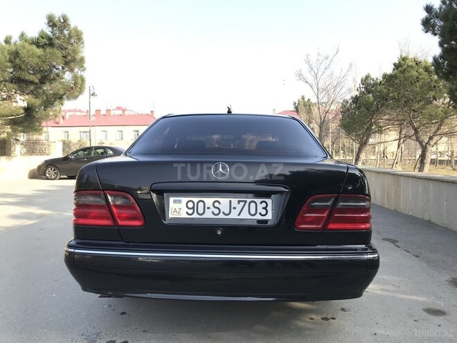 Mercedes E 280 2000, 299,000 km - 2.8 l - Bakı