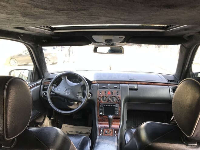 Mercedes E 280 2000, 299,000 km - 2.8 l - Bakı