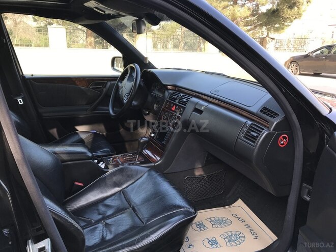Mercedes E 280 2000, 299,000 km - 2.8 l - Bakı