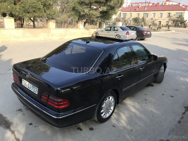 Mercedes E 280 2000, 299,000 km - 2.8 l - Bakı
