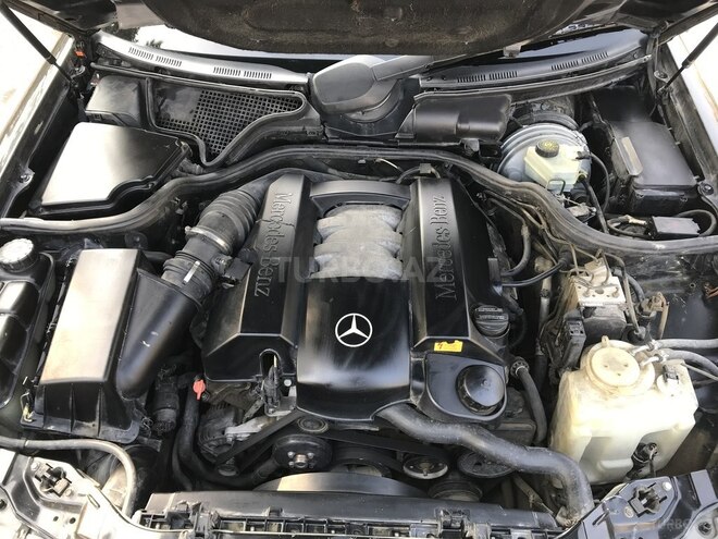Mercedes E 280 2000, 299,000 km - 2.8 l - Bakı