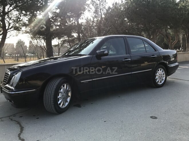 Mercedes E 280 2000, 299,000 km - 2.8 l - Bakı