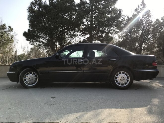 Mercedes E 280 2000, 299,000 km - 2.8 l - Bakı