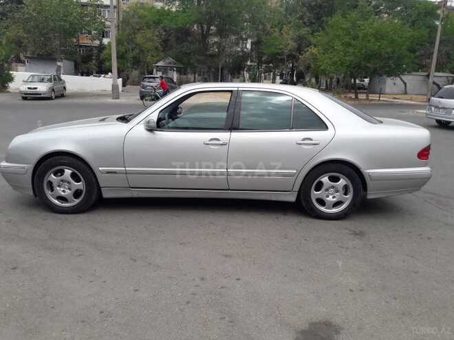 Mercedes E 240 2001, 218,941 km - 2.6 l - Bakı