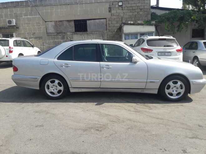 Mercedes E 240 2001, 218,941 km - 2.6 l - Bakı