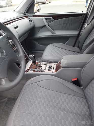 Mercedes E 240 2001, 218,941 km - 2.6 l - Bakı