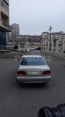 Mercedes E 320 2001, 350,000 km - 3.2 l - Bakı