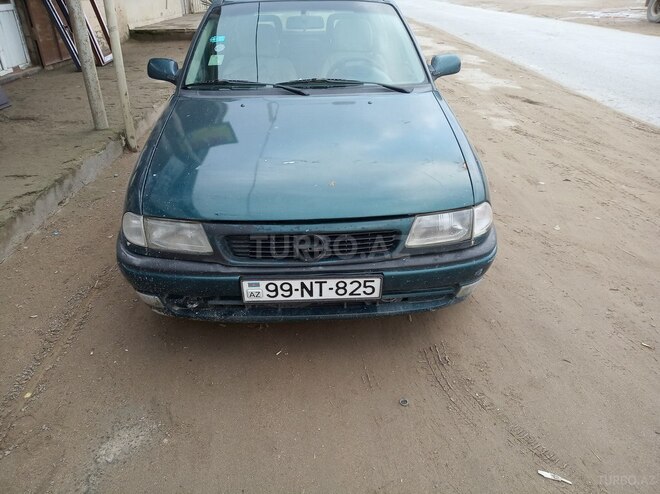 Opel Astra 1997, 141,000 km - 1.6 l - Bakı