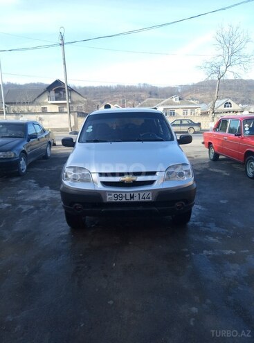 Chevrolet Niva 2012, 90,000 km - 1.7 л - Quba