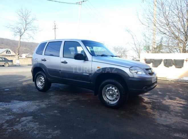 Chevrolet Niva 2012, 90,000 km - 1.7 л - Quba