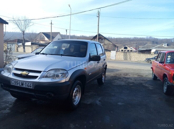 Chevrolet Niva 2012, 90,000 km - 1.7 л - Quba