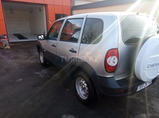 Chevrolet Niva 2012, 90,000 km - 1.7 л - Quba