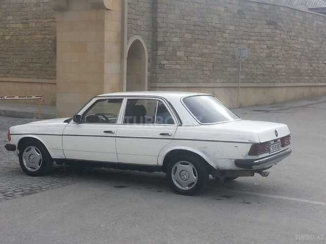 Mercedes E 300 1978, 323,653 km - 3.0 l - Bakı