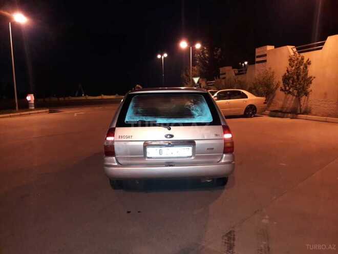 Ford Escort 1997, 460,000 km - 1.6 l - Bakı