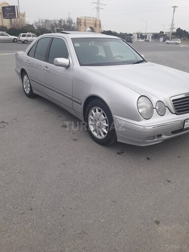 Mercedes E 240 1999, 296,500 km - 2.4 l - Bakı