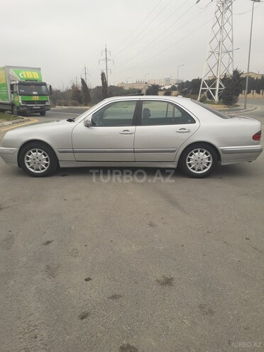 Mercedes E 240 1999, 296,500 km - 2.4 l - Bakı