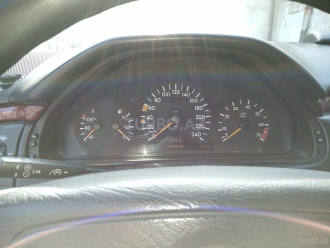 Mercedes E 240 1998, 265,000 km - 2.4 l - Bakı