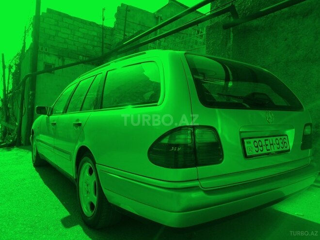 Mercedes E 240 1998, 265,000 km - 2.4 l - Bakı
