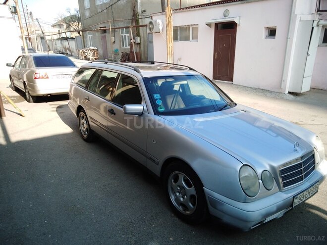 Mercedes E 240 1998, 265,000 km - 2.4 l - Bakı