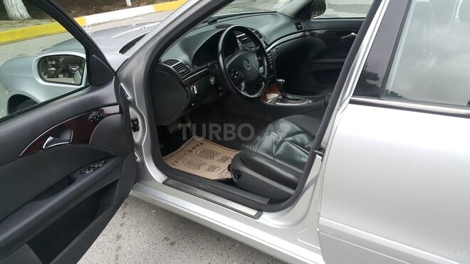 Mercedes E 220 2004, 241,232 km - 2.2 л - Sumqayıt